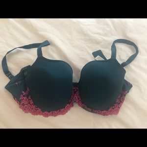 Wacoal 36DDD Navy blue bra with pink lace